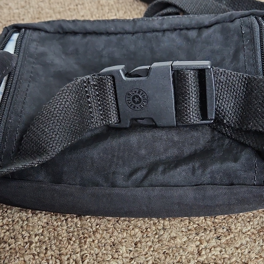 Kipling Black Crossbody Fanny Pack Convertible Bag Adjustable Straps Sz 9x6" - Picture 4 of 8